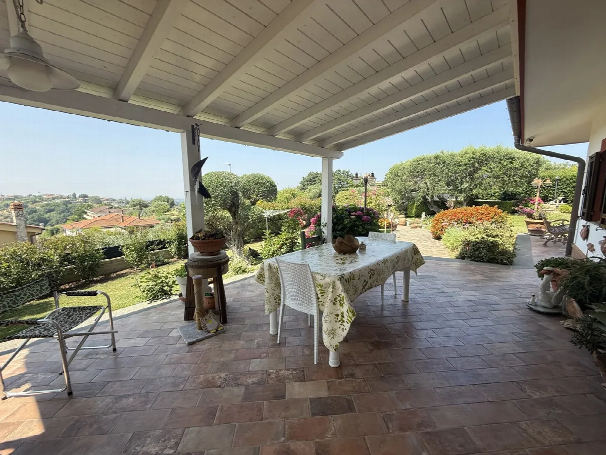 Villa in vendita a Castelnuovo di Porto - foto 3