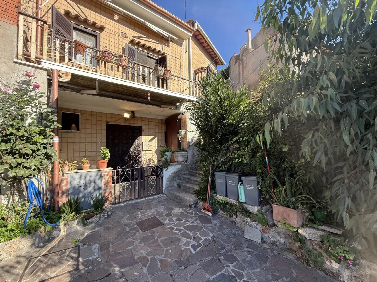 Casa indipendente in vendita a Grottaferrata - foto 1
