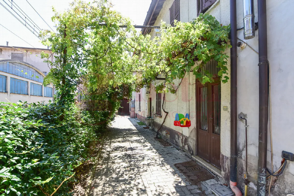 Casa indipendente in vendita a Cabiate - foto 4