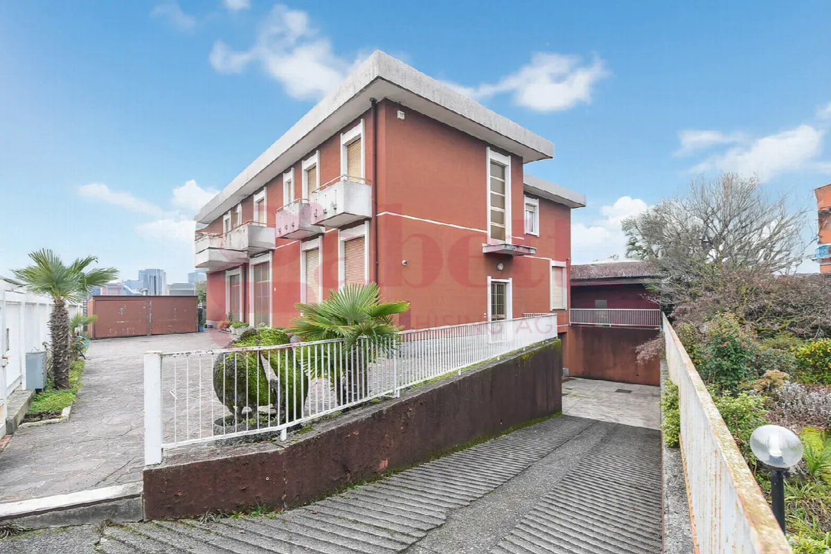 Casa bifamiliare in vendita a Cabiate - foto 2