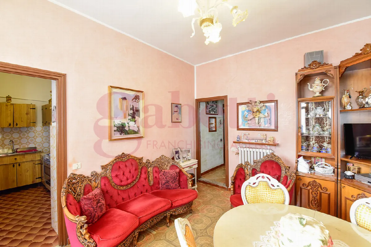 Appartamento in vendita a Carugo - foto 1
