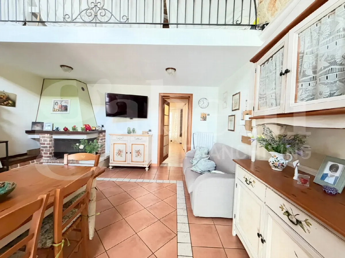 Casa indipendente in vendita a Bari - foto 2