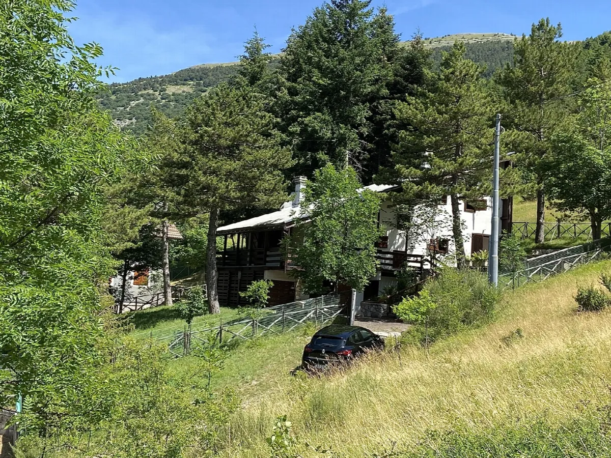 Casa indipendente in vendita a Bolognola - foto 2