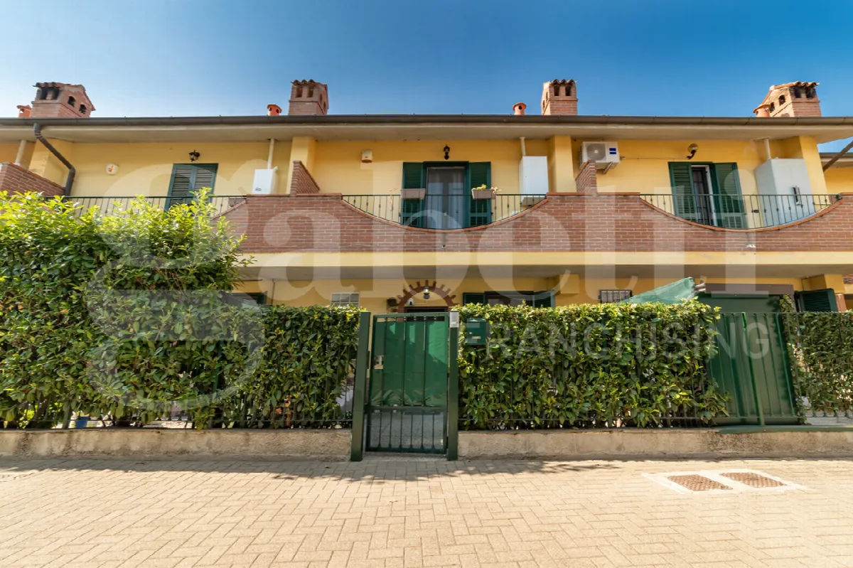 Villetta a schiera in vendita a Vellezzo Bellini - foto 1