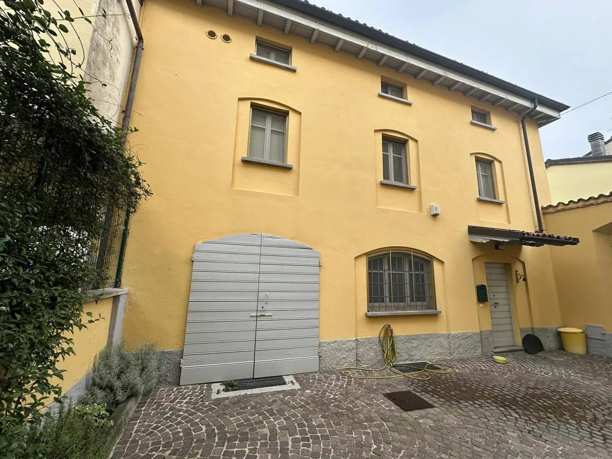 Casa indipendente in vendita a Stradella - foto 1