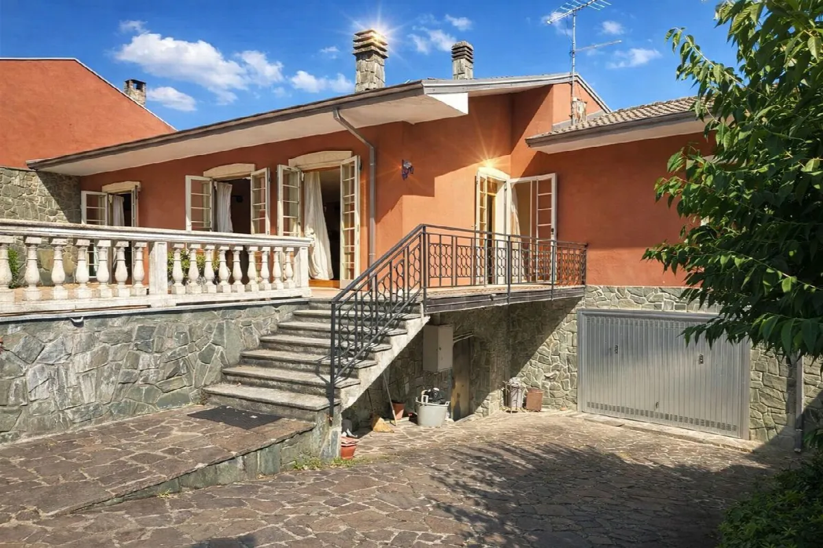 Villa in vendita a San Damiano al Colle - foto 1