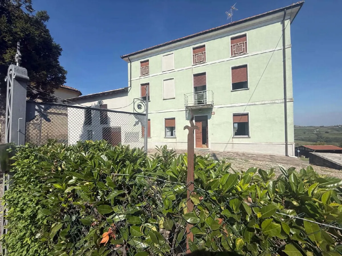Casa indipendente in vendita a Rovescala - foto 1