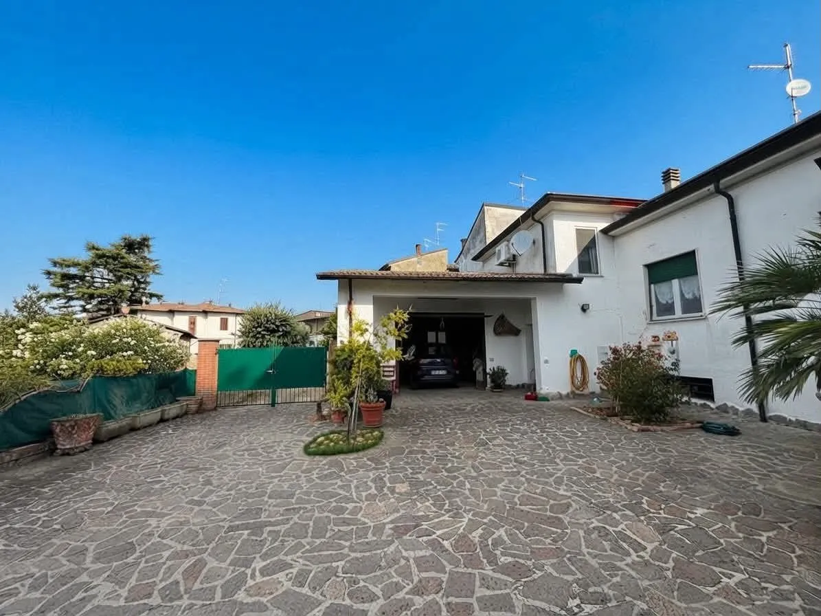 Casa indipendente in vendita a San Damiano al Colle - foto 1