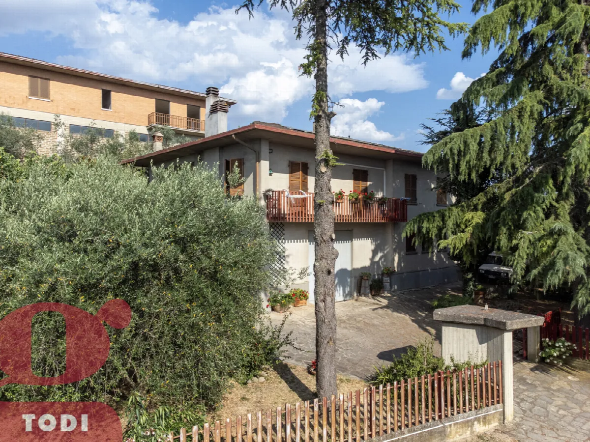 Casa indipendente in vendita a Collazzone - foto 1