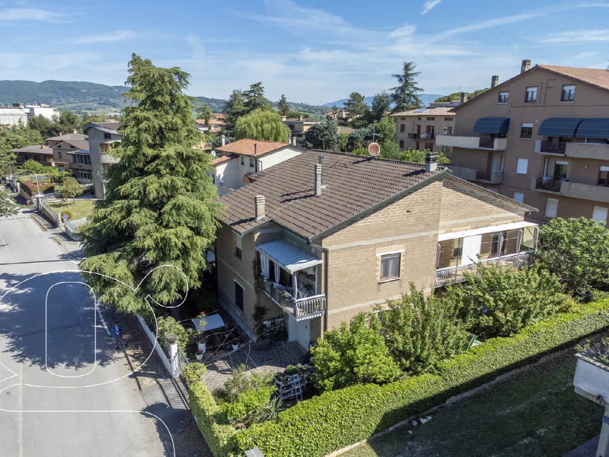 Casa indipendente in vendita a Giano dell'Umbria - foto 3