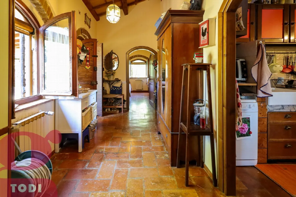 Casa indipendente in vendita a Todi - foto 2