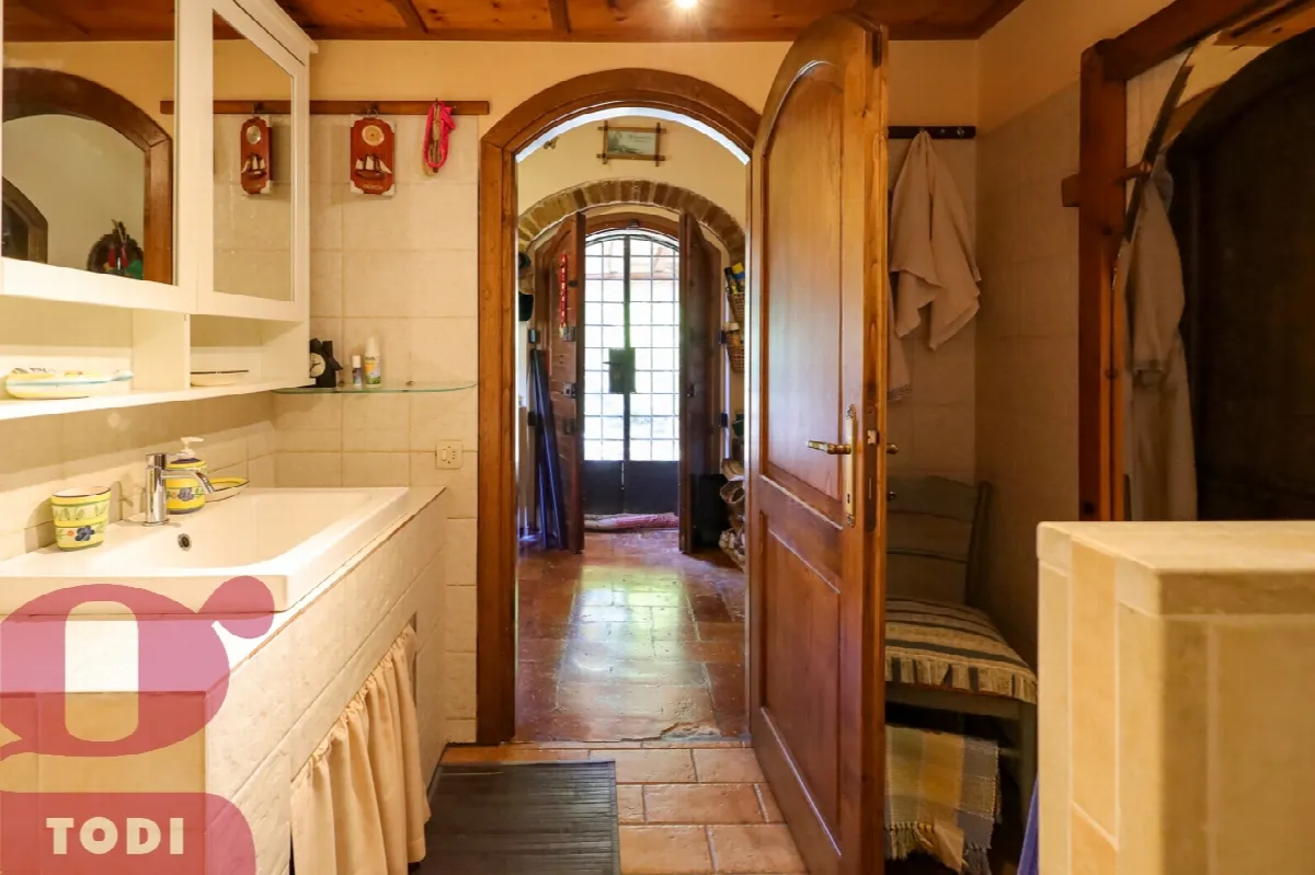 Casa indipendente in vendita a Todi - foto 4