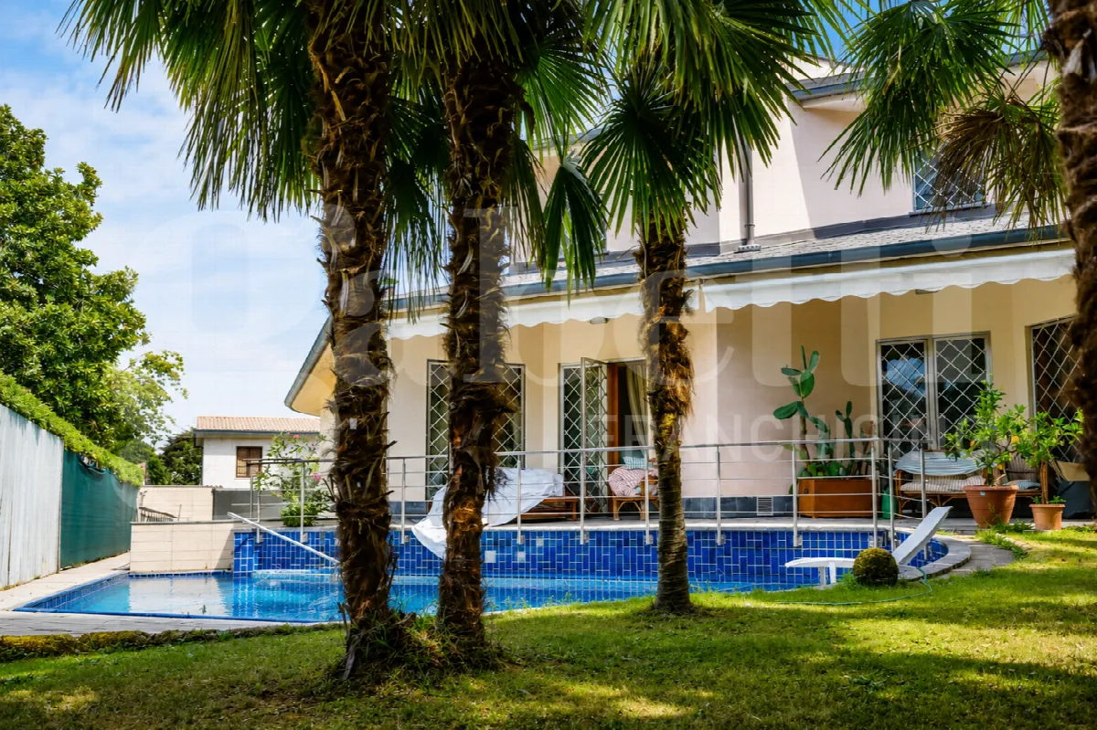 Villa in vendita a Trezzano sul Naviglio - foto 1