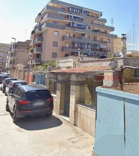 Casa indipendente in vendita a Bari - foto 1