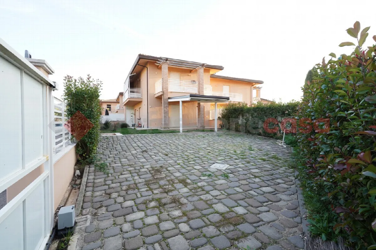 Villetta a schiera in vendita a Cassino - foto 1