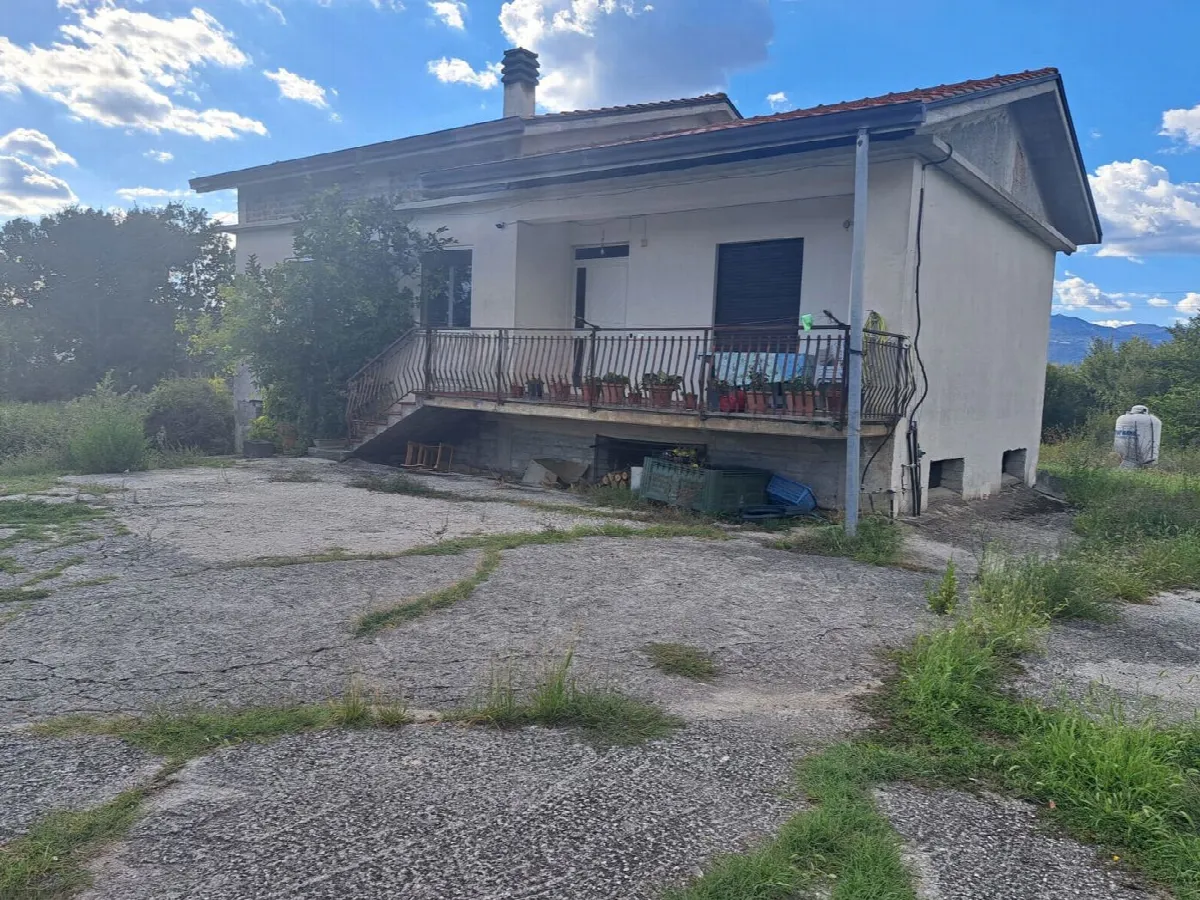 Casa indipendente in vendita a Cassino - foto 1