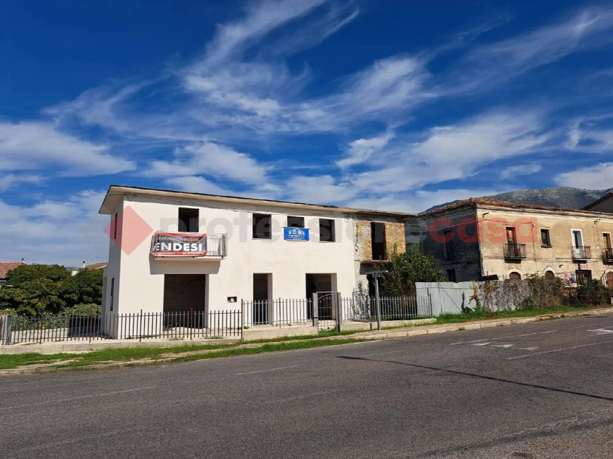 Casa indipendente in vendita a Cervaro - foto 1