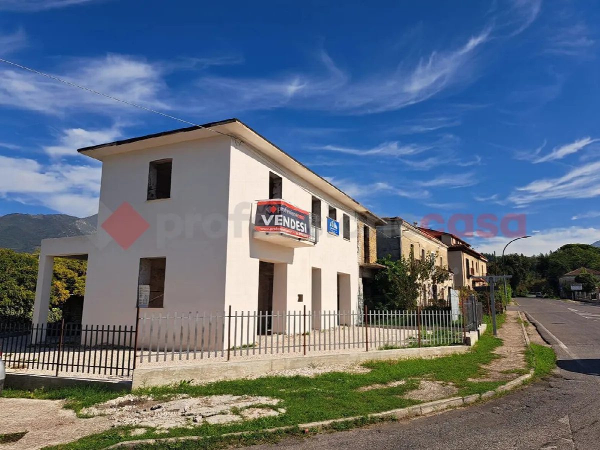 Casa indipendente in vendita a Cervaro - foto 2
