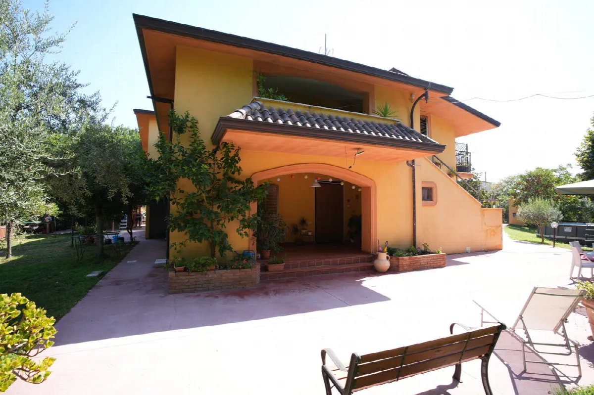 Casa bifamiliare in vendita a San Vittore del Lazio - foto 2