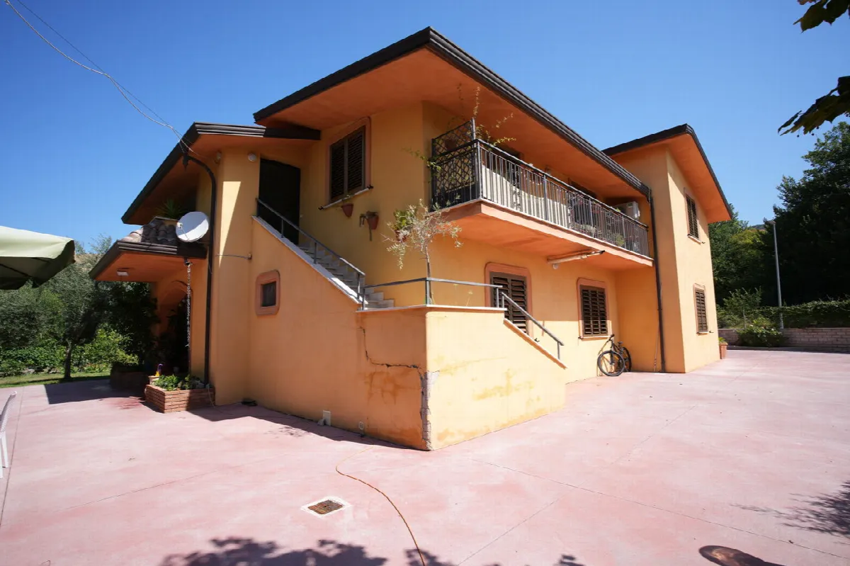 Casa bifamiliare in vendita a San Vittore del Lazio - foto 3
