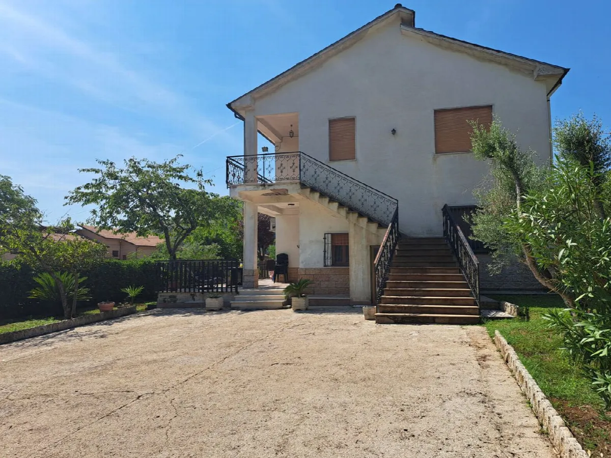 Casa indipendente in vendita a Cassino - foto 1