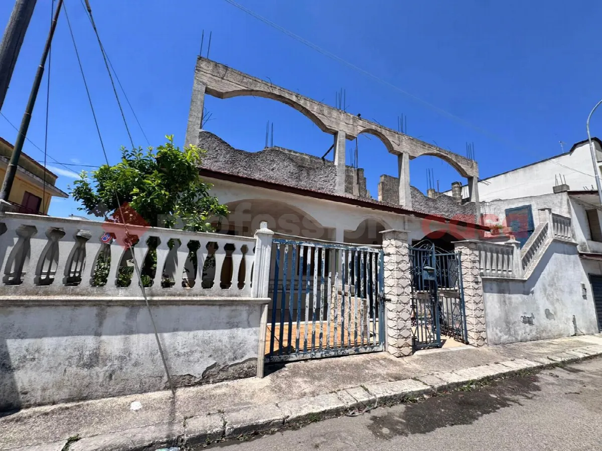 Casa indipendente in vendita a Pulsano - foto 2