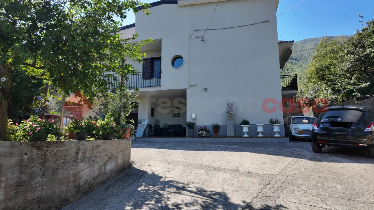 Casa indipendente in vendita a Nocera Superiore - foto 1