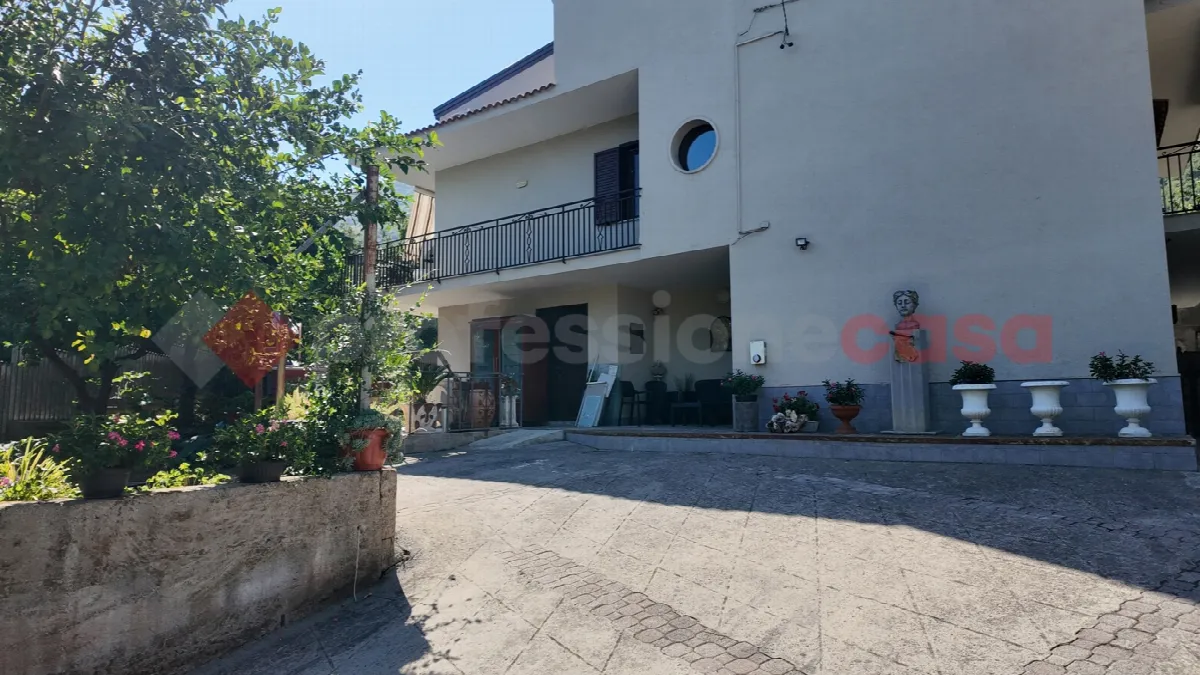 Casa indipendente in vendita a Nocera Superiore - foto 2