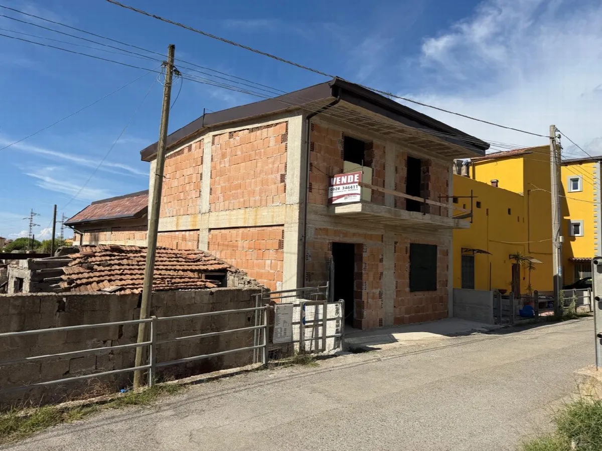 Casa indipendente in vendita a Battipaglia - foto 1