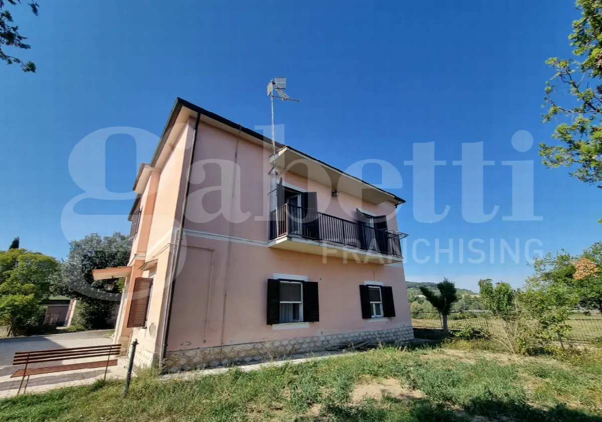 Casa indipendente in vendita a Sant'Oreste - foto 1