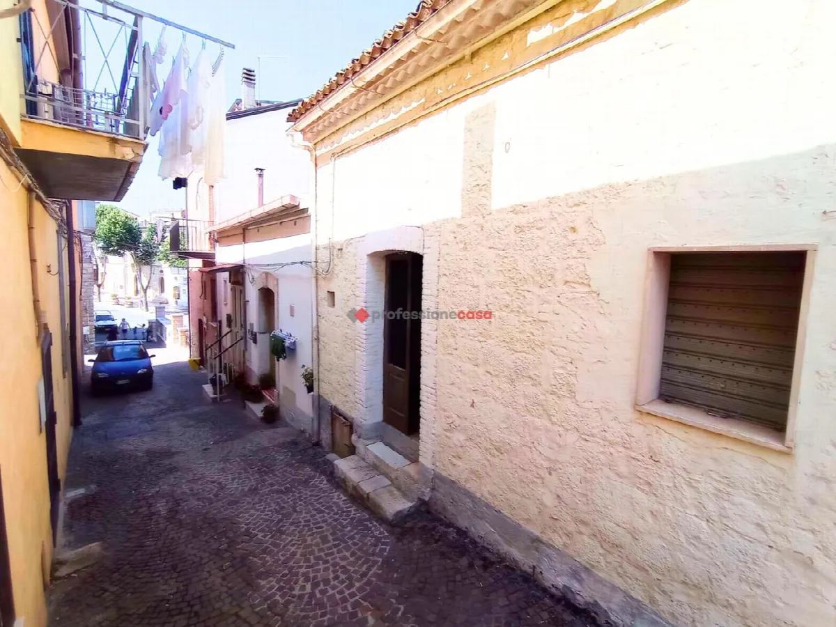 Casa indipendente in vendita a Orsara di Puglia - foto 1
