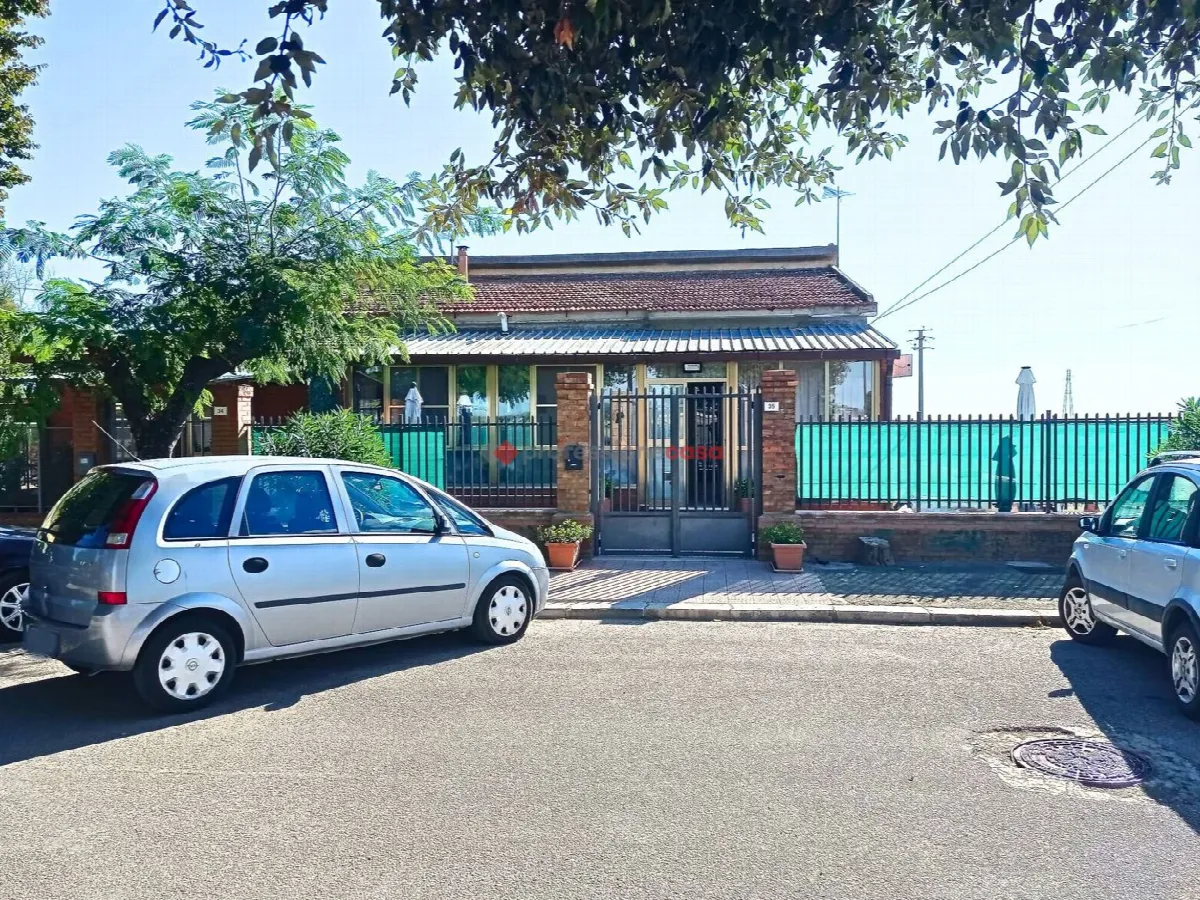 Casa indipendente in vendita a Foggia - foto 1