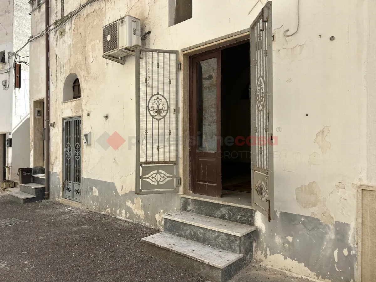 Casa indipendente in vendita a Grottaglie - foto 1
