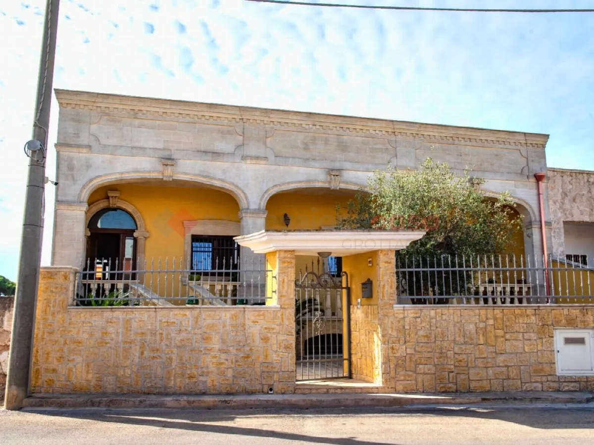 Casa indipendente in vendita a Sava - foto 1