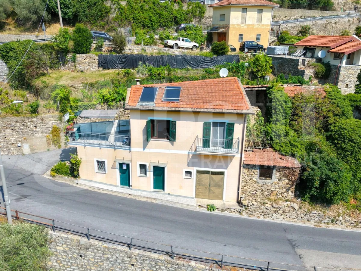 Casa indipendente in vendita a Borgomaro - foto 1