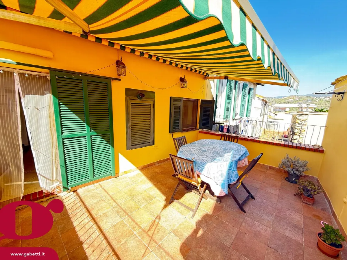 Casa indipendente in vendita a Imperia - foto 1
