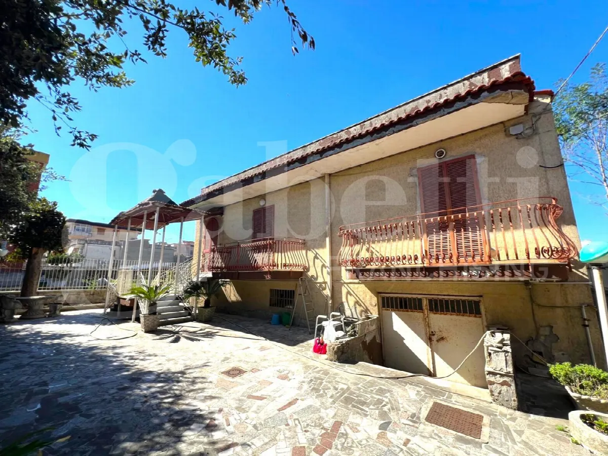 Casa indipendente in vendita a Arzano - foto 1