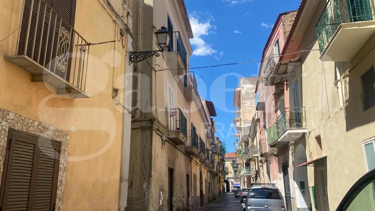 Stabile in vendita a Aversa - foto 1