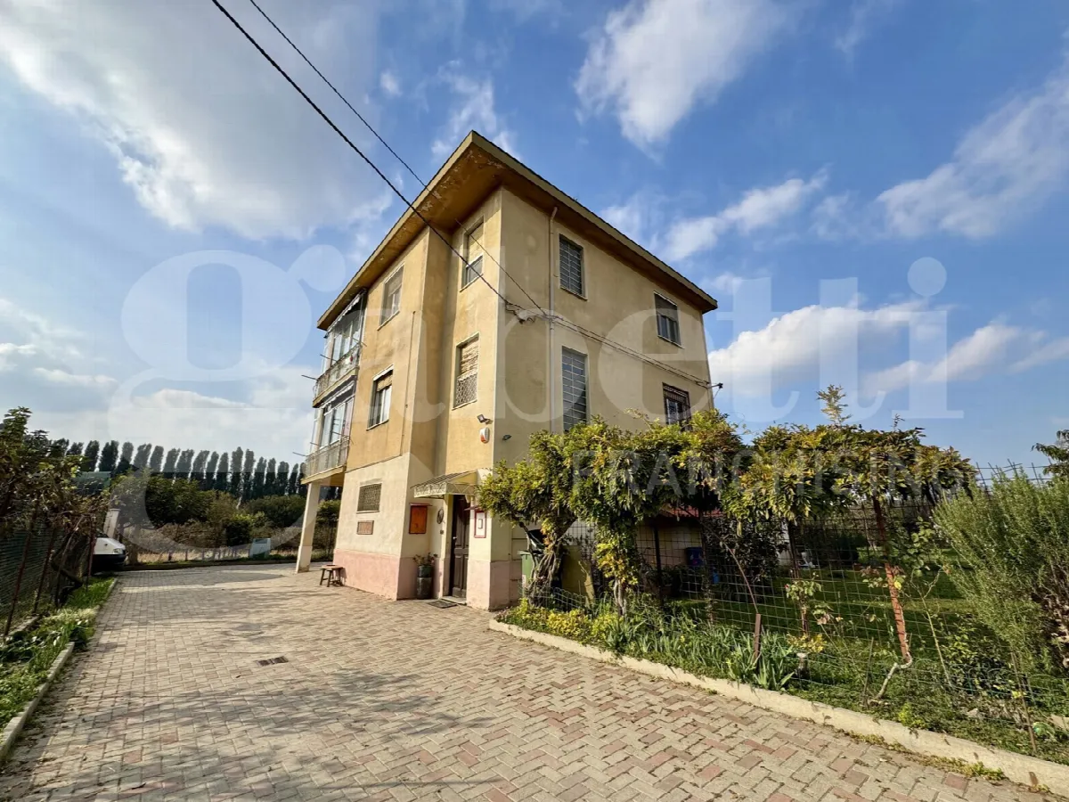 Casa indipendente in vendita a Moncalieri - foto 1