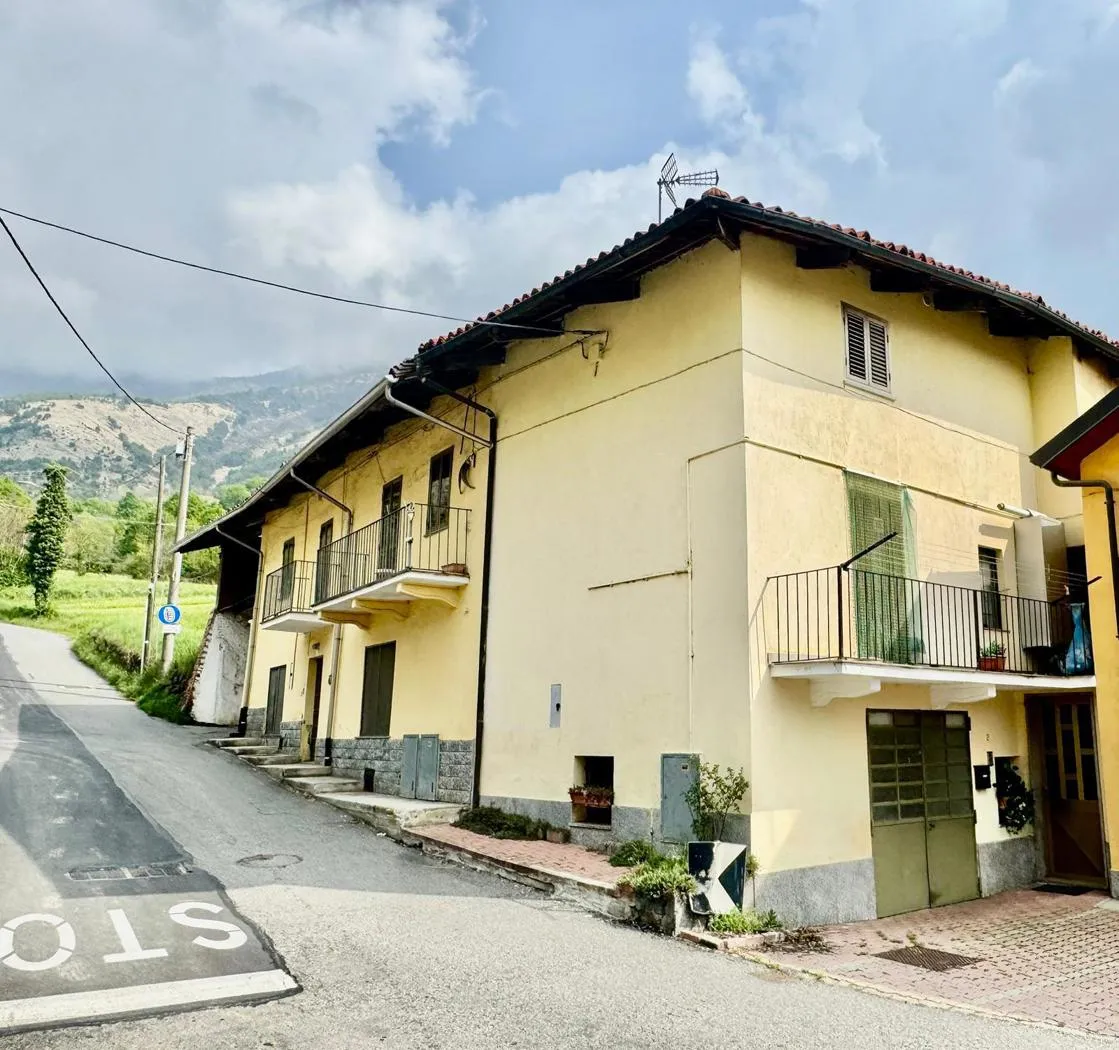 Casa indipendente in vendita a Val della Torre - foto 2