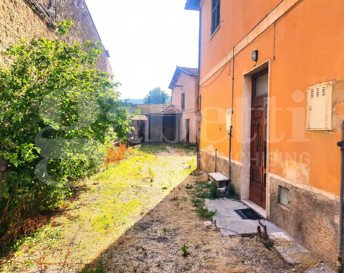 Casa indipendente in vendita a Avezzano - foto 1
