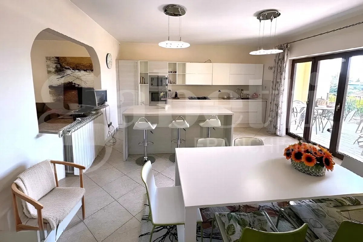 Casa indipendente in vendita a Avezzano - foto 1