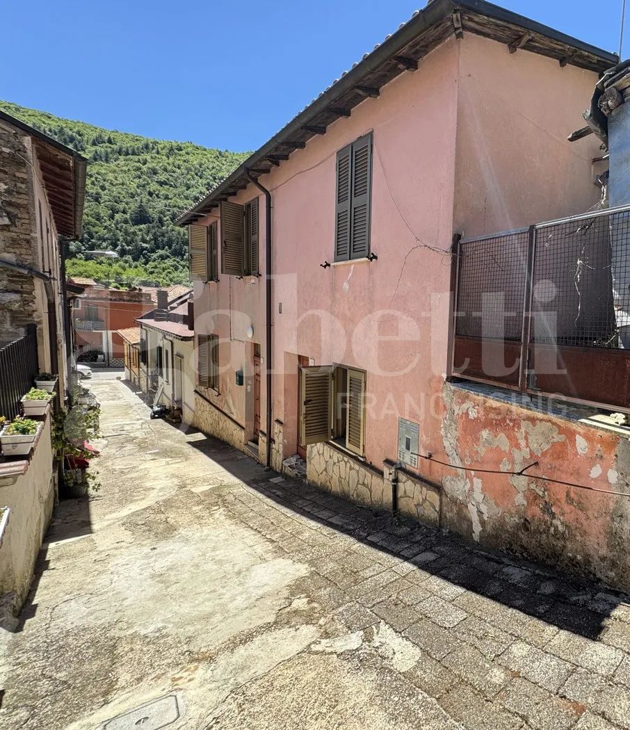 Appartamento in vendita a Capistrello - foto 2