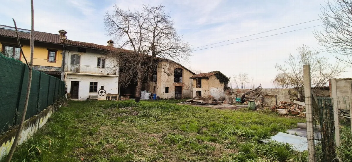 Rustico in vendita a Pinerolo - foto 1