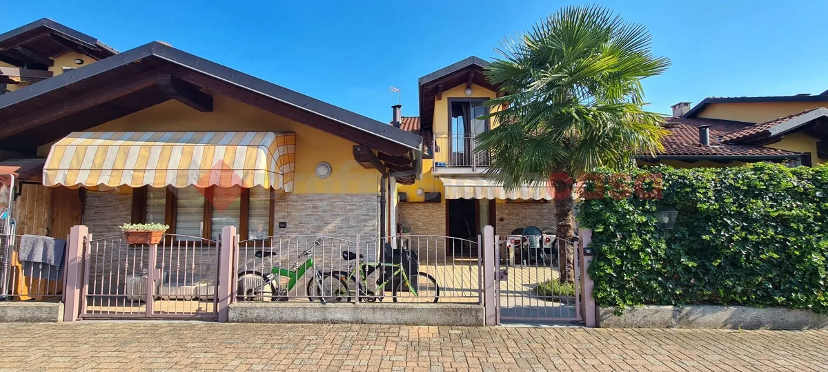Villetta a schiera in vendita a Piscina - foto 1