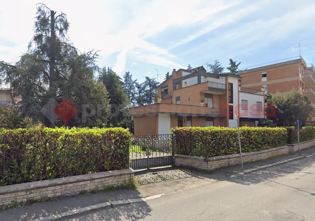 Casa indipendente in vendita a Frosinone - foto 1