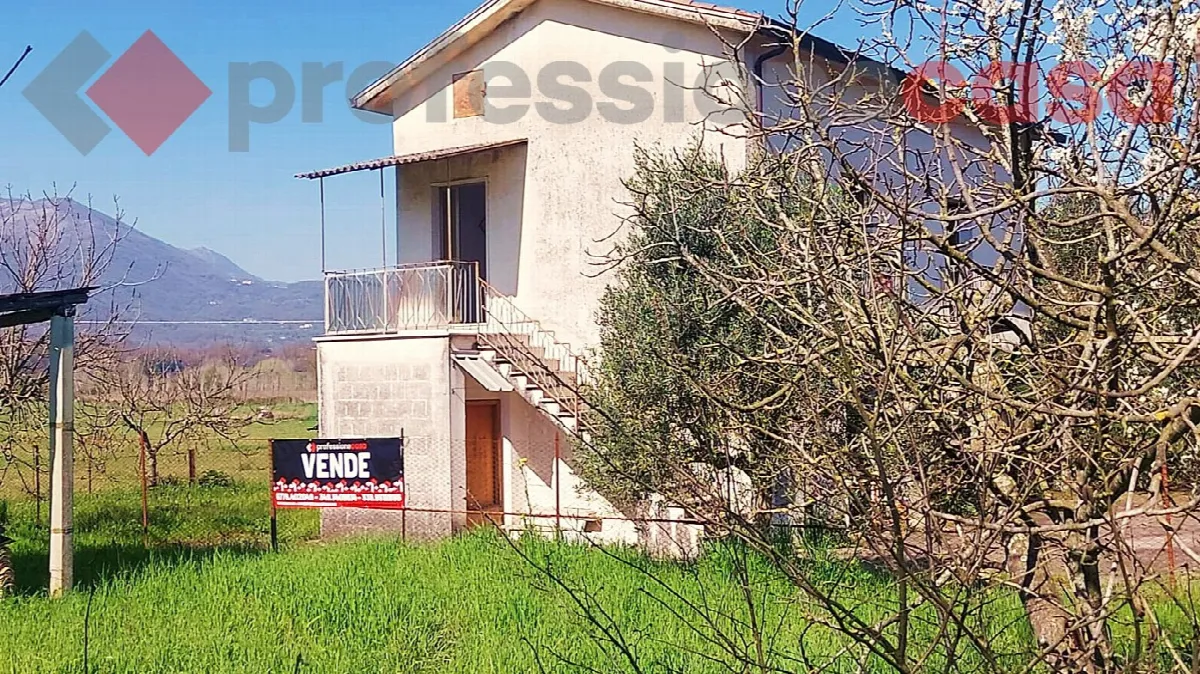 Casa indipendente in vendita a Rocca d'Evandro - foto 2