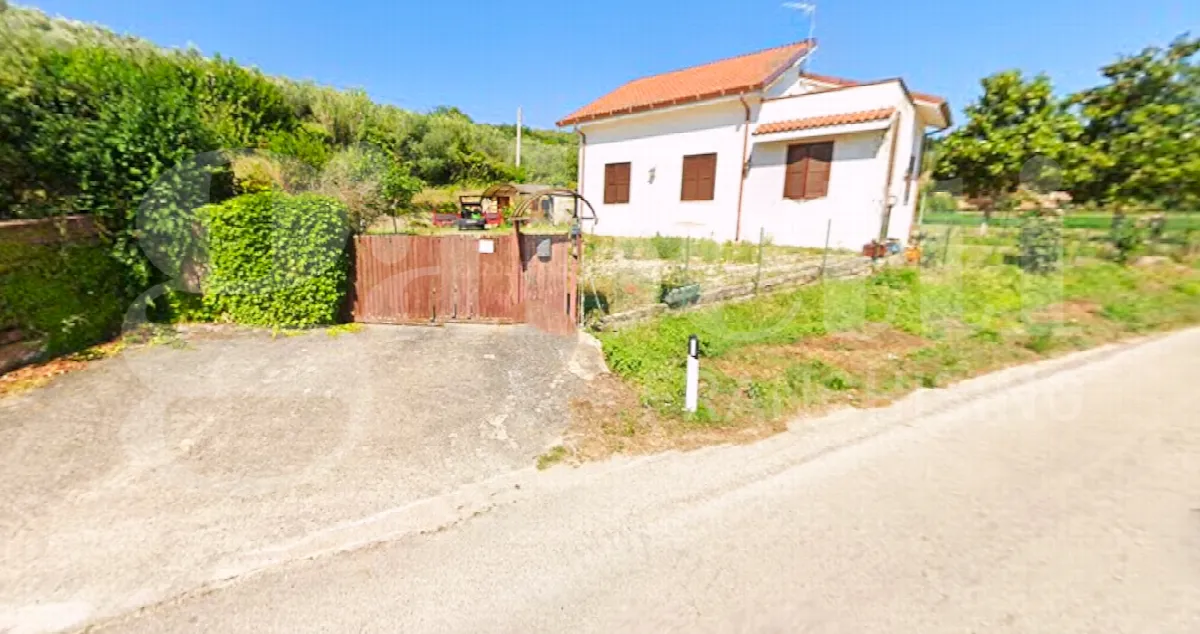 Casa indipendente in vendita a Pianella - foto 1