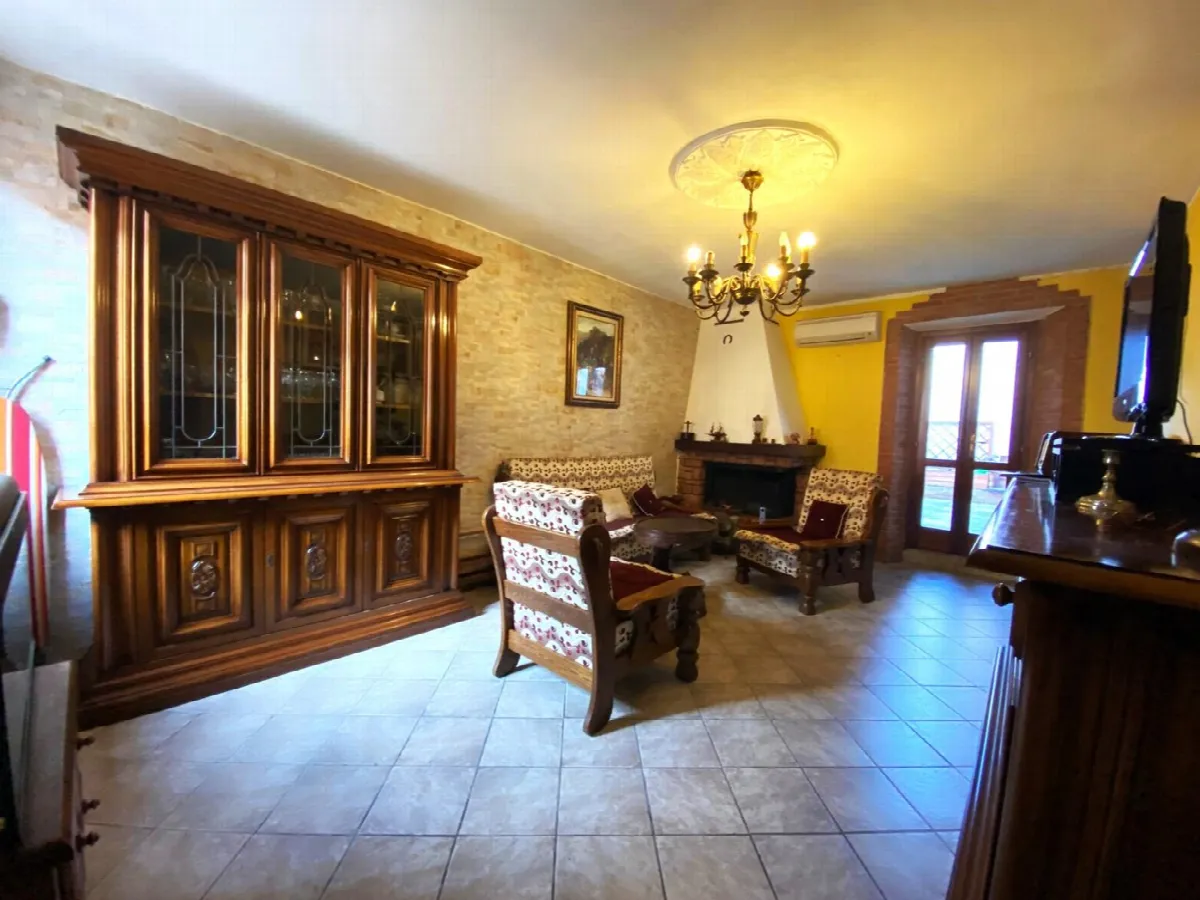 Casa indipendente in vendita a Alagna - foto 1