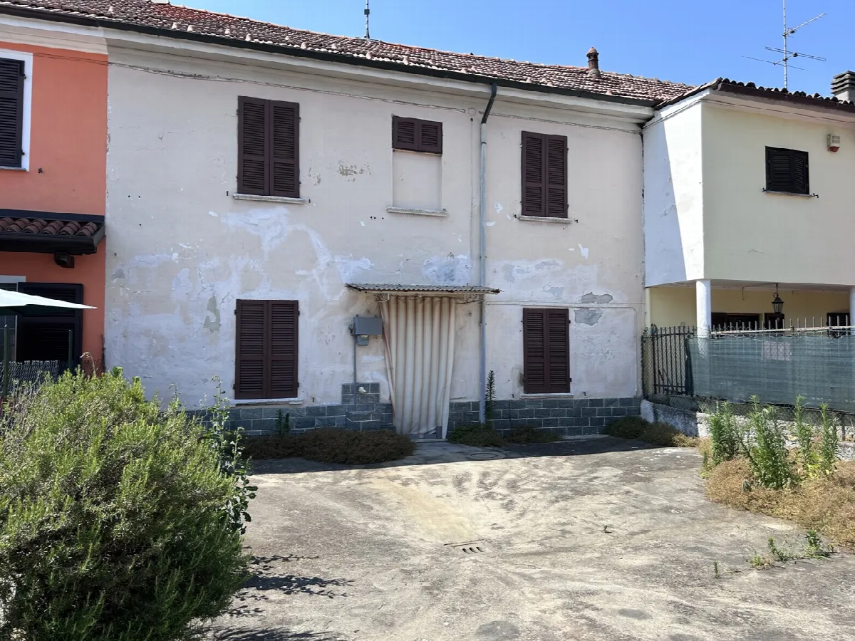 Casa indipendente in vendita a Sannazzaro de' Burgondi - foto 2